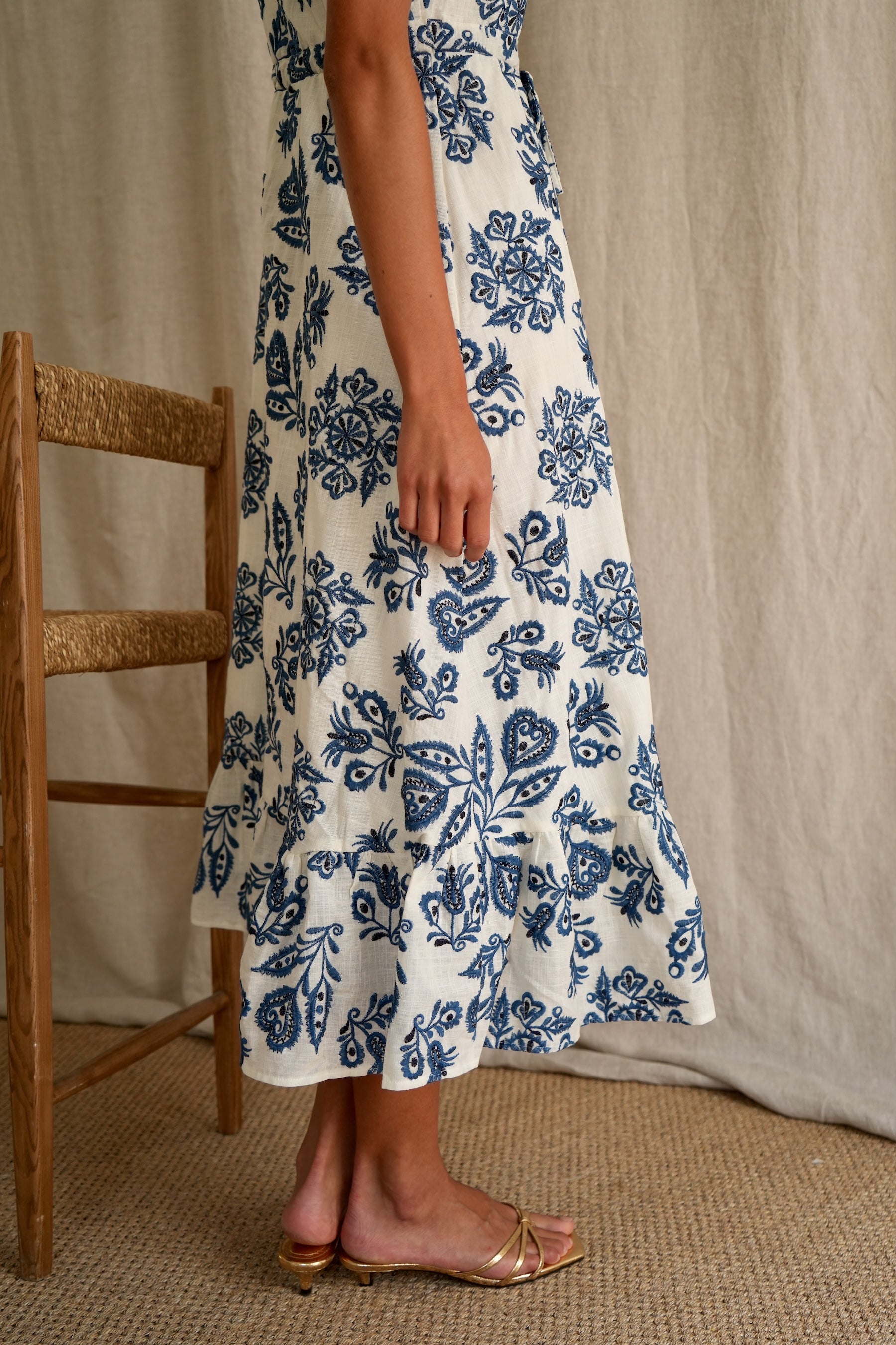 Robe Solstice brodée bleu