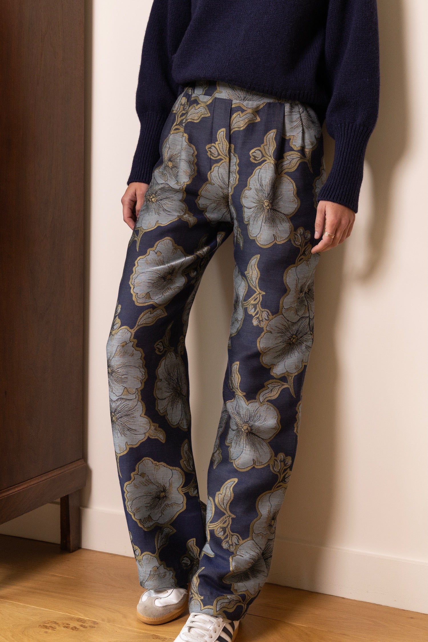 Pantalon Figari jacquard fleurs bleu