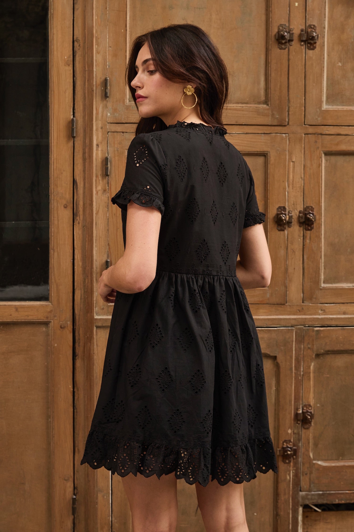 Robe Cassis brodée noire
