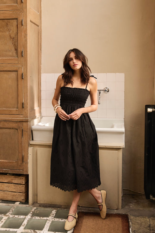 Robe Maya brodée noire